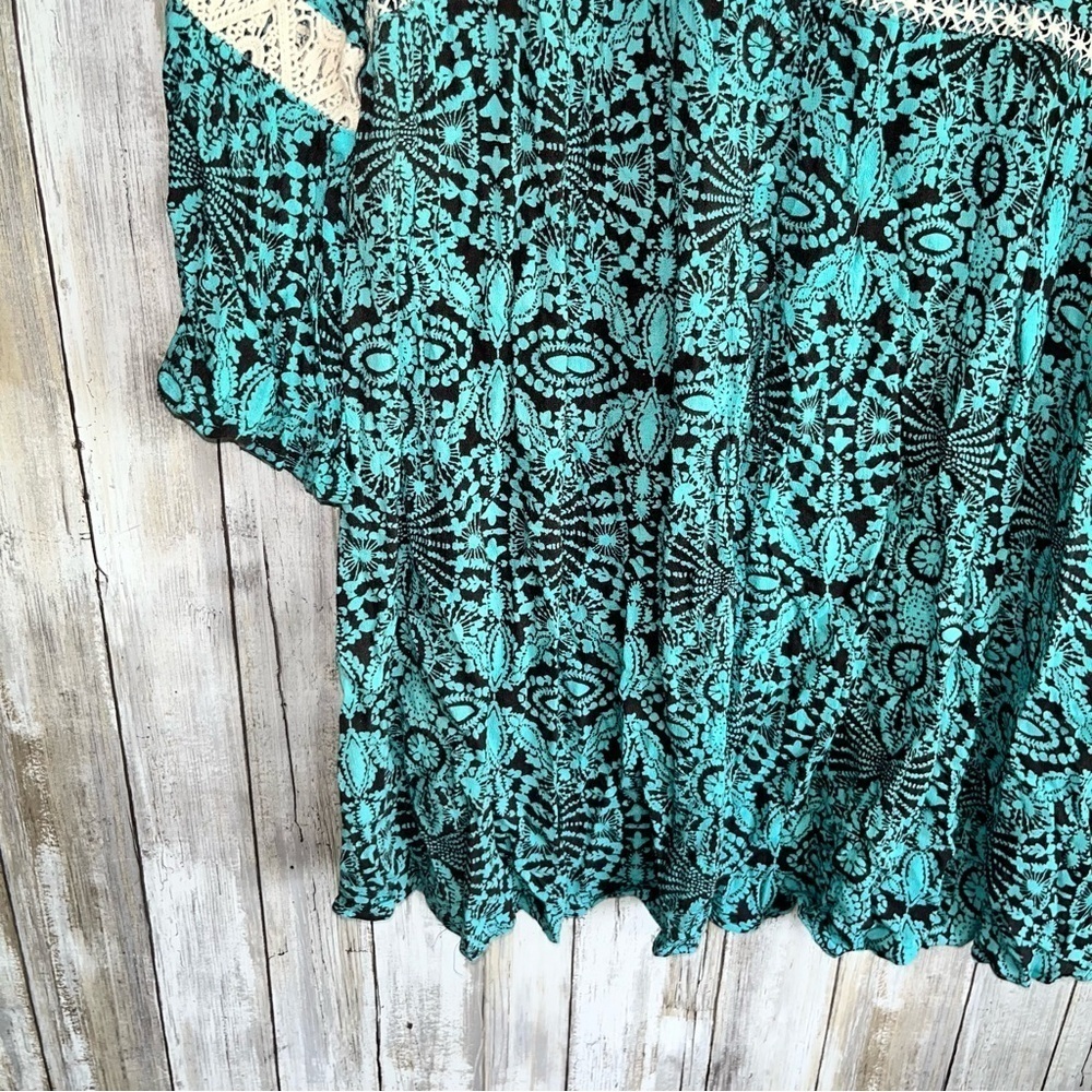 Umgee Mint Lace Tunic - Picture 3 of 5